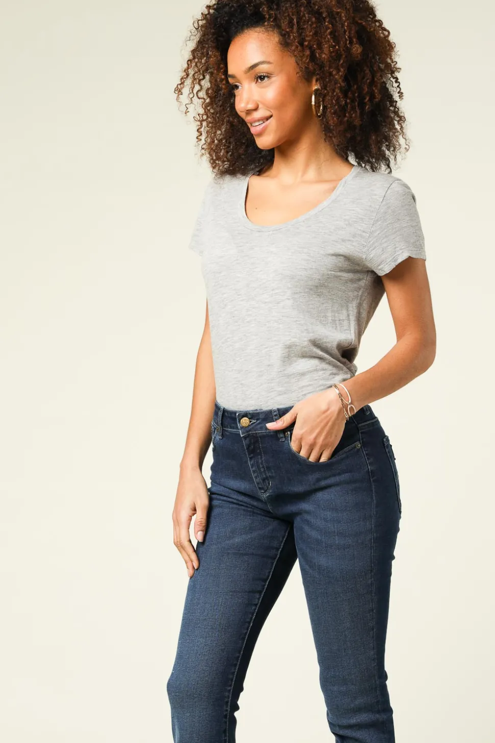 Basic Round Neck T-Shirt Jacksonville | Grey... | American Vintage | Little Soho