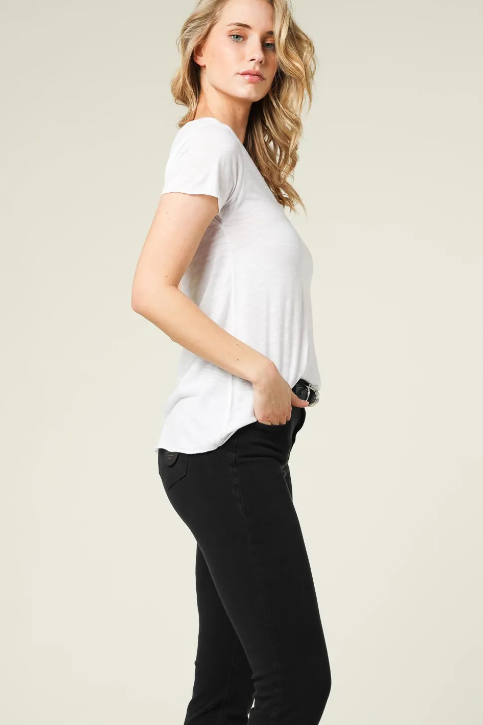 Basic V-Neck T-Shirt Jacksonville | White... | American Vintage | Little Soho