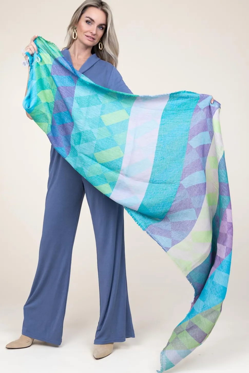 Linen Mix Scarf With Print Lilly | Blue... | Moment Amsterdam | Little Soho