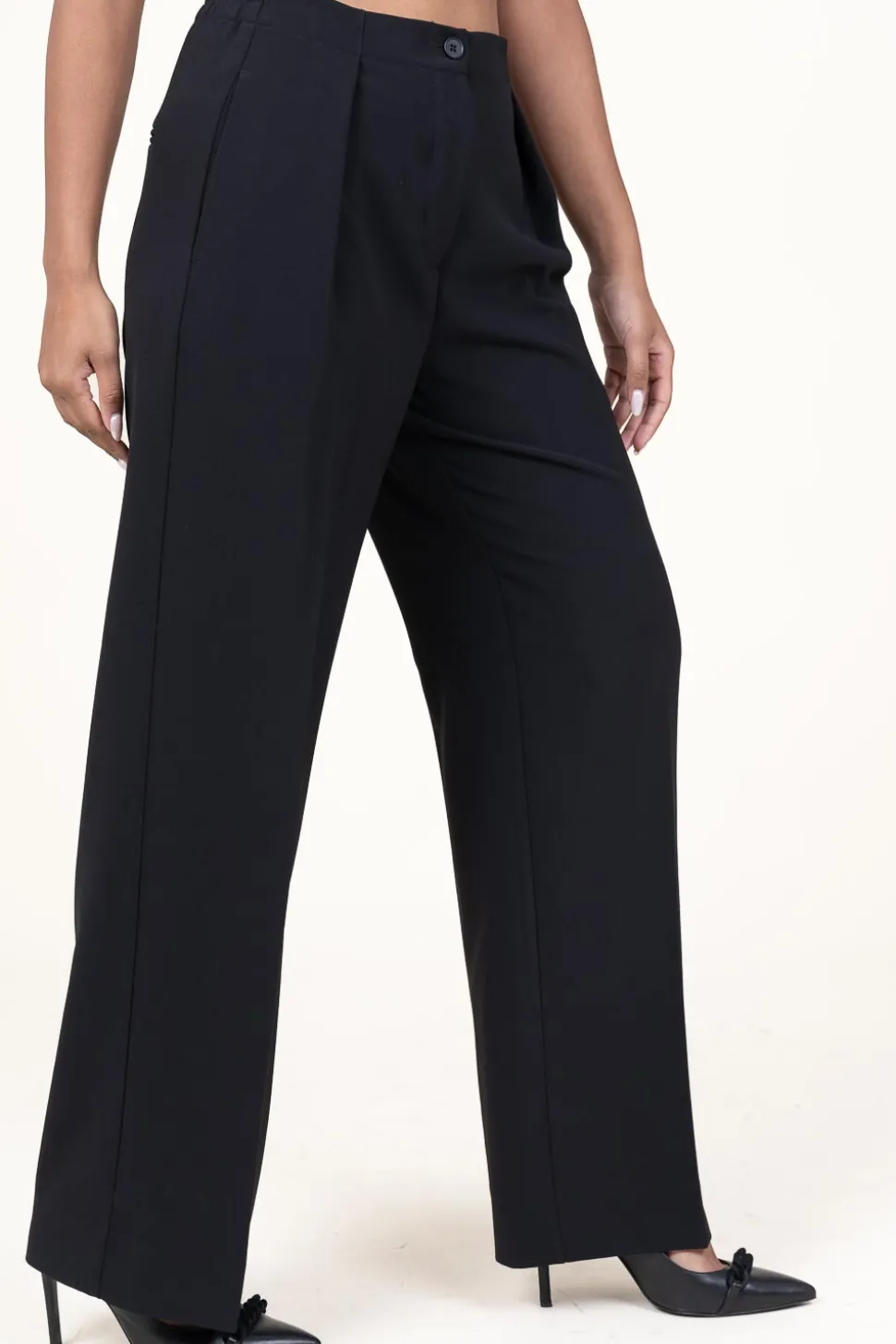 Pleated Trousers Fique | Black... | Second Female | Little Soho