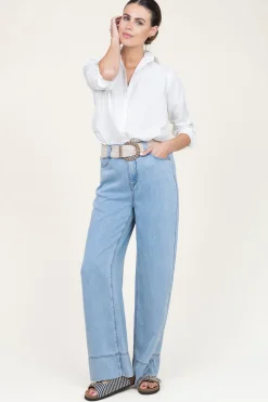 Poplin Boyfriend Blouse Iconic | White... | Moment Amsterdam | Little Soho