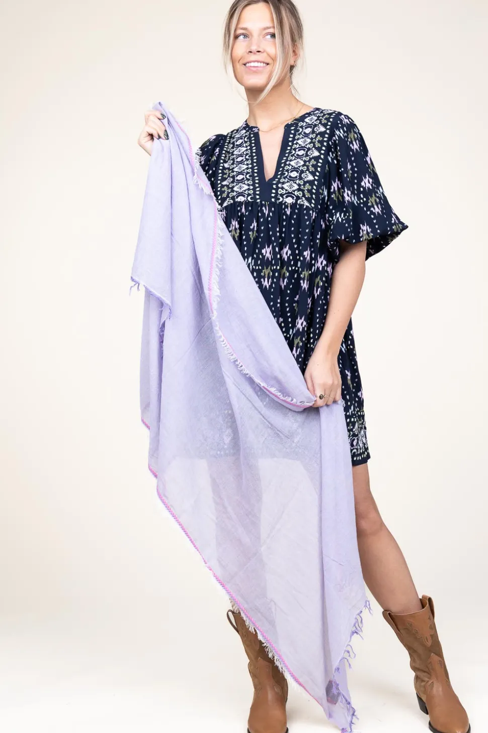 Soft Scarf With Frills Saar | Purple... | Moment Amsterdam | Little Soho