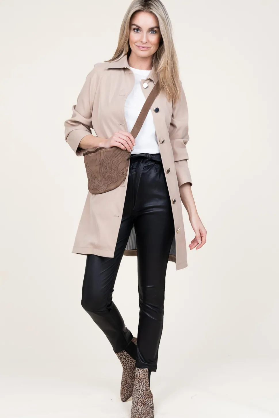 Trenchcoat Guarrato | Camel... | Liu Jo | Little Soho