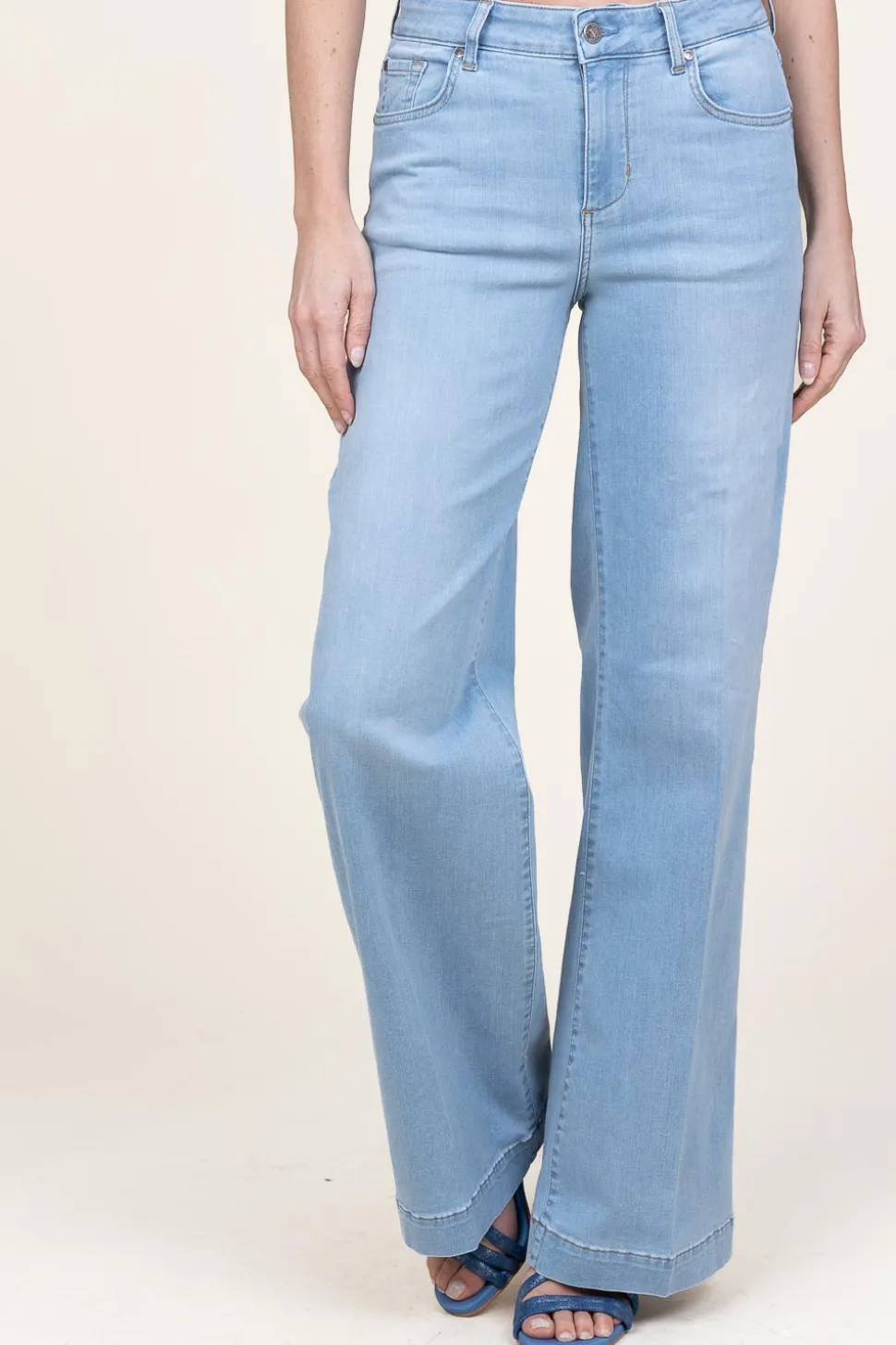 Wide Leg Regular Fit Jeans Mendola L34 | Blue... | Liu Jo | Little Soho